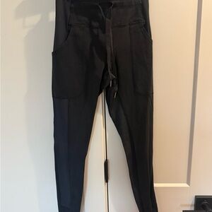 Glyder women’s black leggings